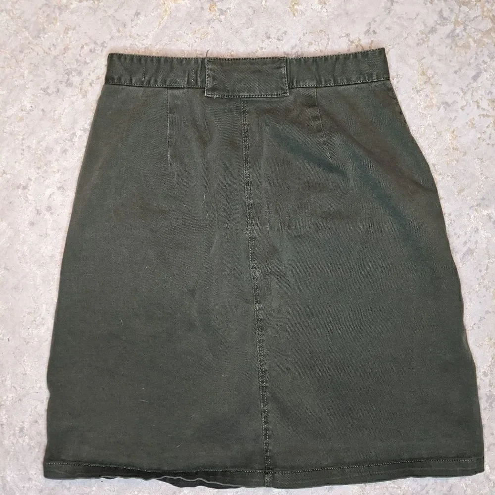 L.O.G.G army green skirt sz. 8
